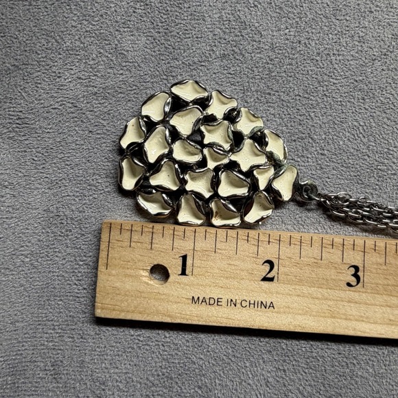 Silver Tone Pendant Necklace Teardrop Shape Modern Textured 24 in - Picture 7 of 10